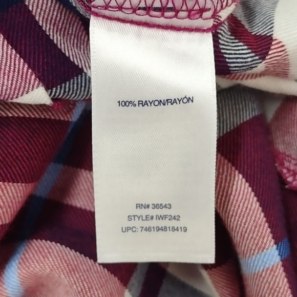 IZOD Women's Top Button Down Shirt Purple Size L - Picture 8 of 8